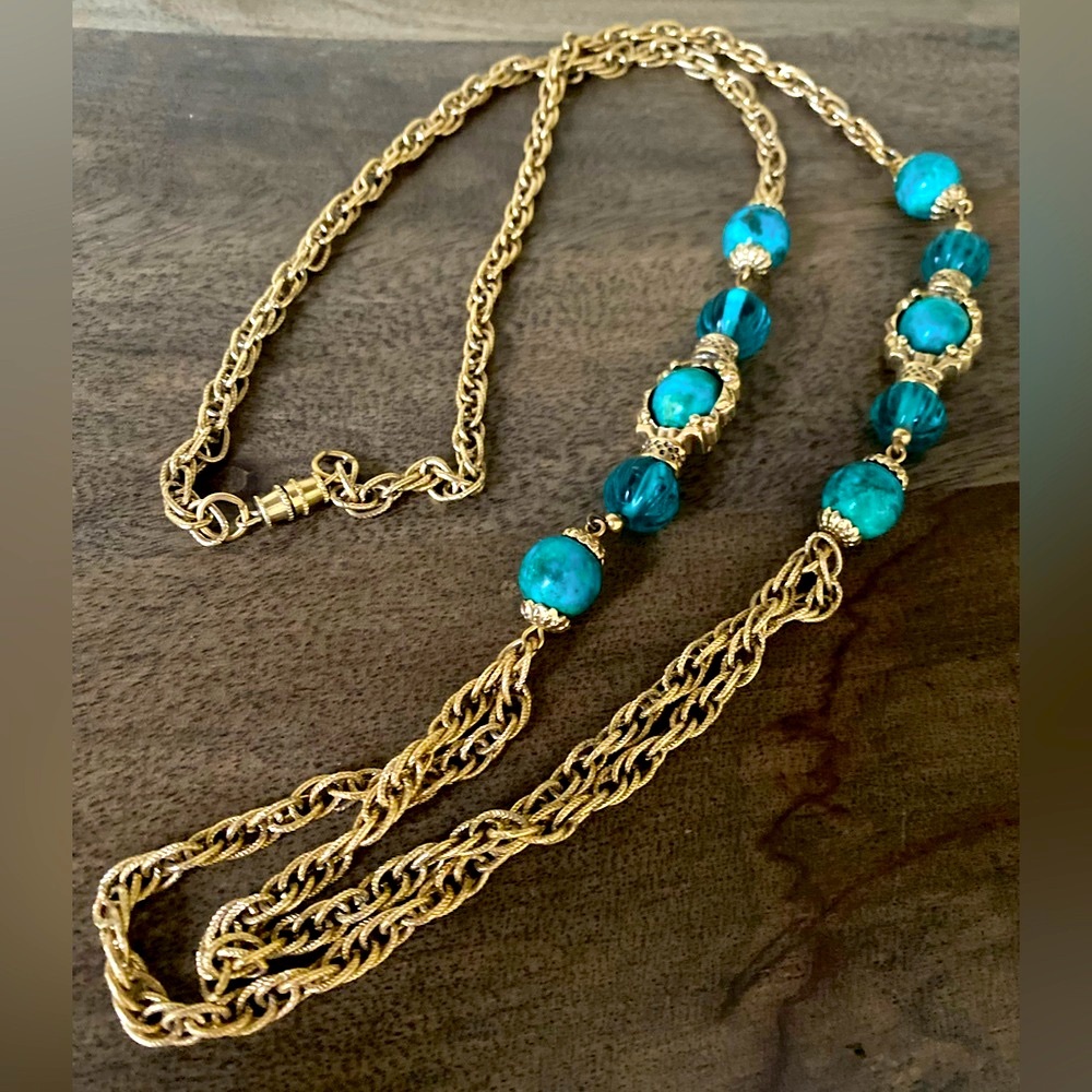 Vintage Glass Turquoise Beaded Necklace